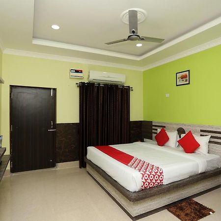 Oyo 24317 Aditya Guest House 3 Bhubaneswar Bagian luar foto