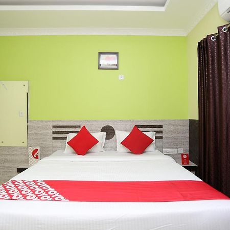 Oyo 24317 Aditya Guest House 3 Bhubaneswar Bagian luar foto