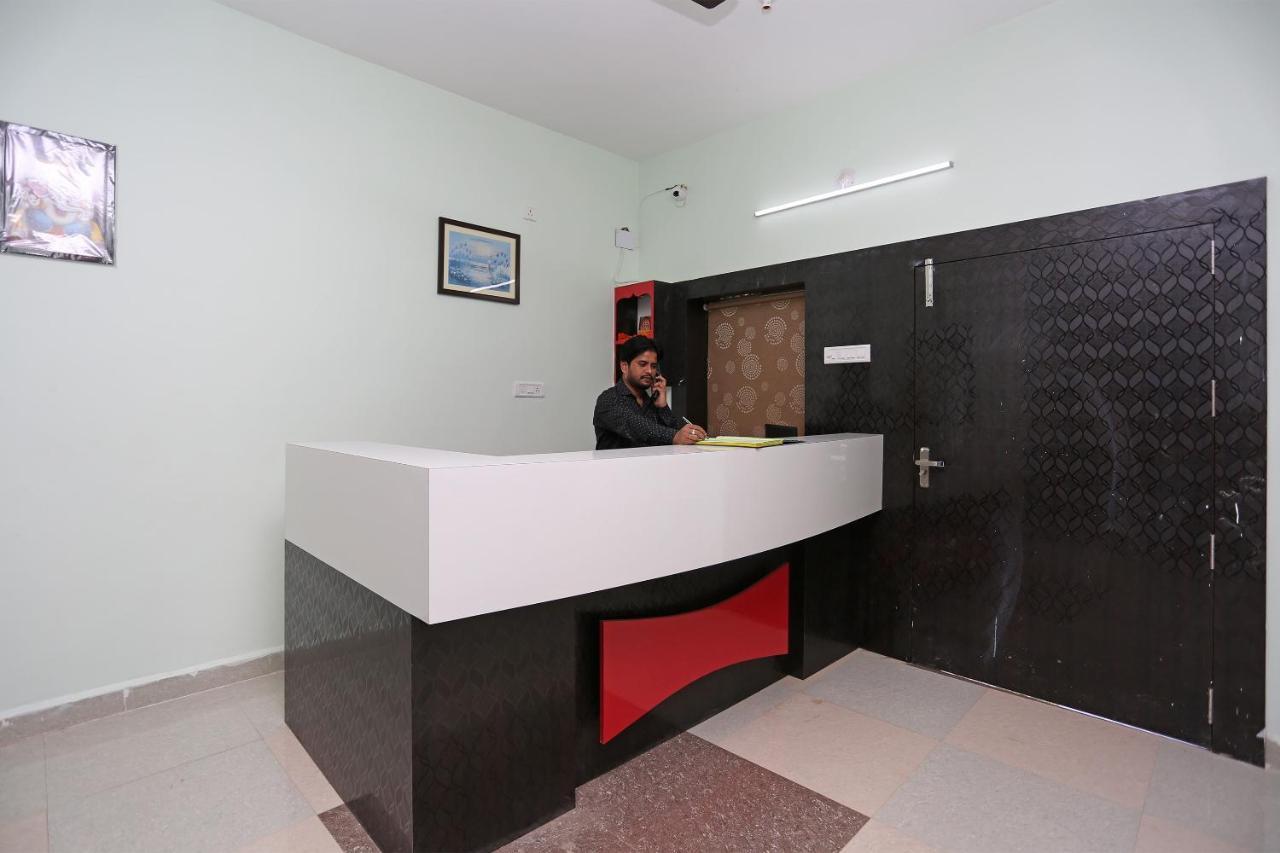 Oyo 24317 Aditya Guest House 3 Bhubaneswar Bagian luar foto