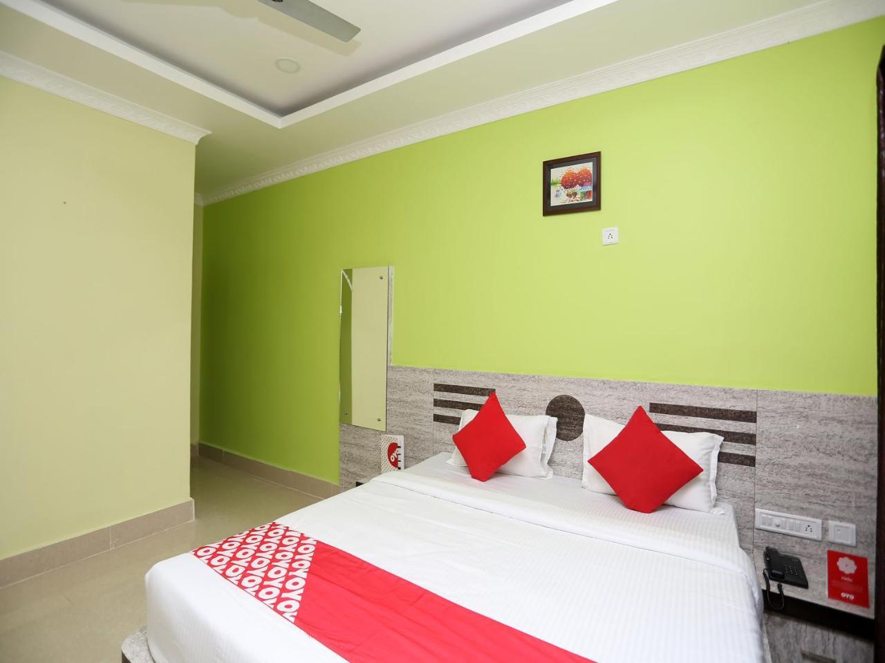 Oyo 24317 Aditya Guest House 3 Bhubaneswar Bagian luar foto